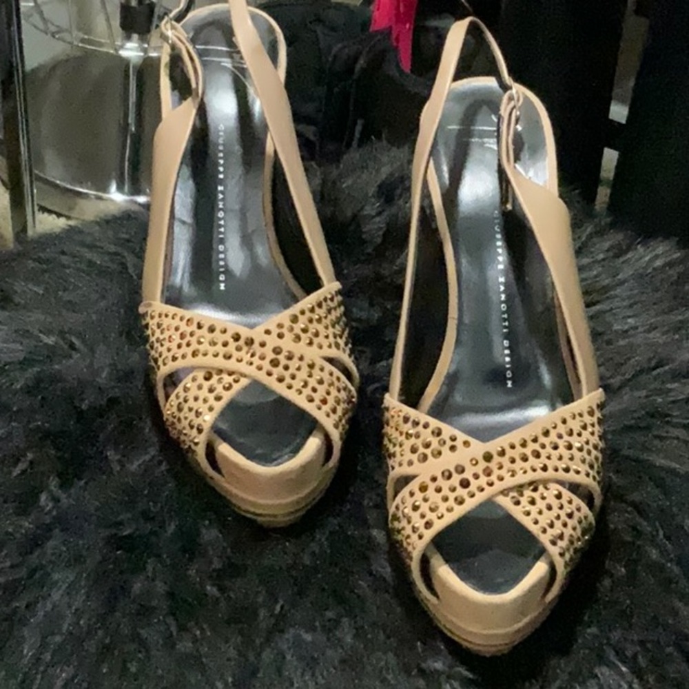 Giuseppe Tan and Crystal Stilleto